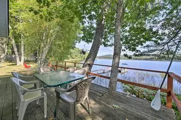 Quiet & Lovely Lakefront Cottage For Families!