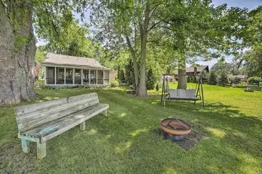 Mökkimajoitus Rome City Waterfront Oasis W/ Beach & Dock!