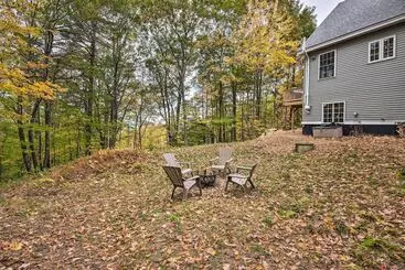 Mökkimajoitus Secluded New Durham Home W/ Mtn & Lake Views!