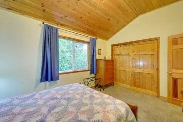 Mökkimajoitus Tahuya Cabin: Hood Canal + Olympic Mountain Views!