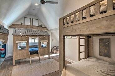 بيت ريفى Outdoor Kitchen & Swim Spa: 1 Acre Grand Lake Home