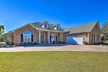 Landhus Abilene Home W/ Backyard & Grill: Walk To Acu