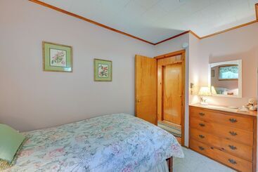 קוטג'' Walk To Beach: Long Island Wine Country Home!