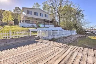 コテージ Lakefront Abode W/ Dock ~ 15 Mi To Talladega!