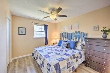 بيت ريفى Gun Barrel City Home W/ Hot Tub!