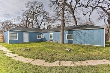 Dom wiejski Walk To At&t Stadium: Arlington Home W/ Yard!