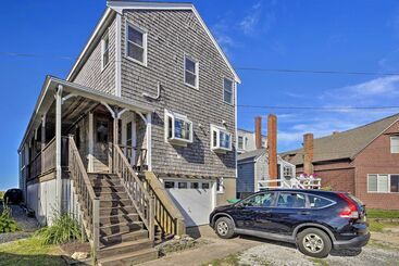 Landhus Oceanfront Cape Cod Home W/ Porch, Yard + Grill!