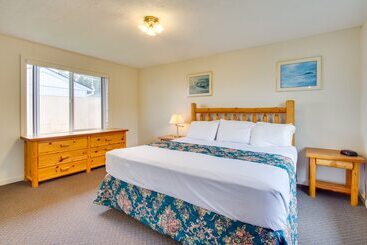 Rustic Coastal Smith River Cottage W/ Ocean Views!