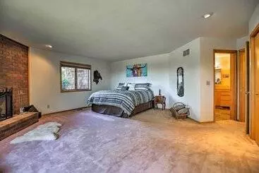 Mökkimajoitus South Beach Home W/ Hot Tub, Deck   Walk To Ocean!