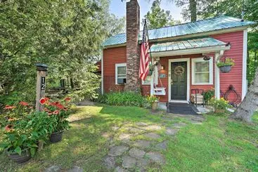 Adirondack Mountains Cottage Near Gore Mountain!
