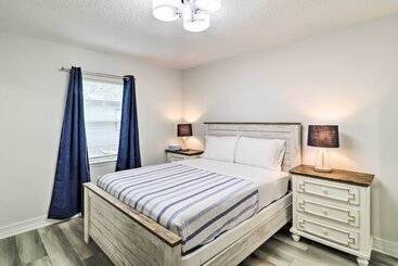 Сельский дом Charming Florida Home, Half Mile To Beach!