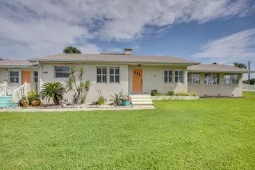 コテージ Historic St Augustine Bungalow: Walk To Beach