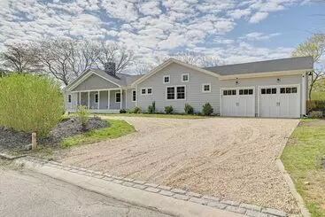コテージ Distinctive Hamptons Home W/ Pool Near Bay, Ocean