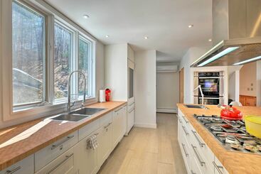 茅舍 Manchester Home On 40 Acres W/ Game Room & Deck!