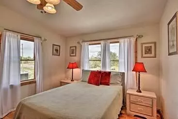 کلبه 40 Acre Farm W/ Animals & Fishing In Sebring!