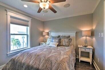 Сельский дом Bayfront Galveston Vacation Rental, Decks & Views!