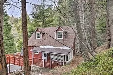 Vintage  Snow White  Cottage ~ 2 Miles To Village!