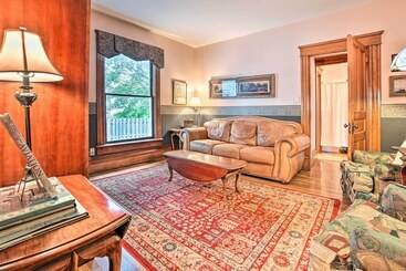 קוטג'' Historic Gaylord Home In Heart Of Downtown!