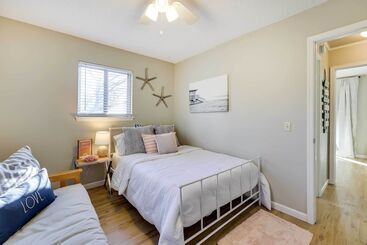 Сельский дом Lakefront Oklahoma Abode   Deck, Fire Pit & Grill