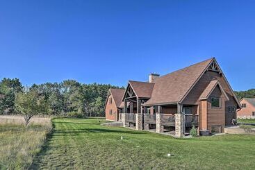 Dom wiejski Northern Bay Resort Home Half Mi To Lake!