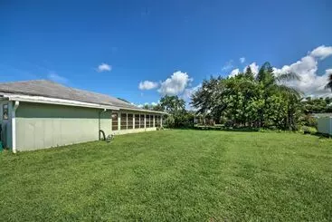 Mökkimajoitus Port Charlotte Retreat ~ 4 Mi To Beach Park!