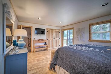 קוטג'' Rockaway Beach Hideaway W/ Hot Tub & Fireplace!