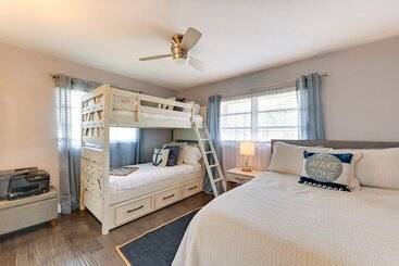 Сельский дом Sunny Sarasota Home W/ Pool Near Siesta Key Beach!