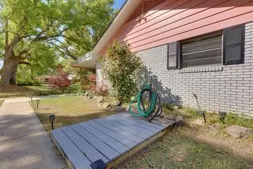 Mökkimajoitus Vibrant Pass Christian Oasis   3 Blocks To Beach!