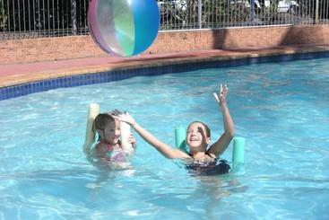 Hotel Grangewood Court Apartments