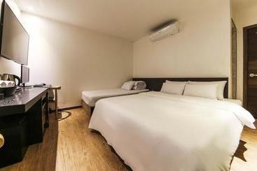 هتل Western River