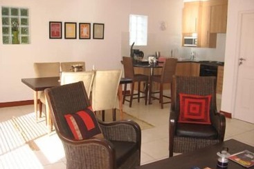 פנסיון 3 Melrose Road