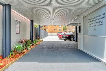 Surf Beach Motel Port