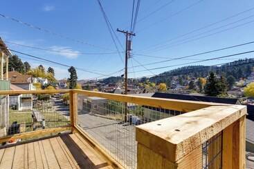 Dom wiejski Centrally Located Mountain Getaway In Lead!