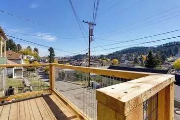 コテージ Centrally Located Mountain Getaway In Lead!