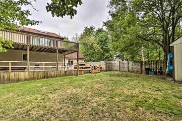 Vakantiehuisje Chic Long Pond Family Home W/ Fire Pits & Deck!