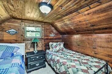 بيت ريفى Rustic Cabin W/ Patio & Pond On Blue Ridge Parkway