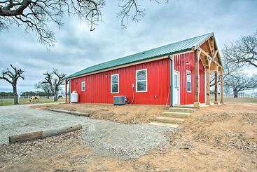 Hus på landet Dog Friendly Texas Ranch W/ Patio, Horses On Site