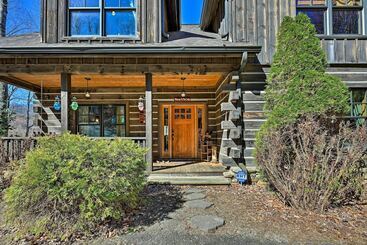 Dom wiejski Hot Tub & Deck: Getaway Near Nantahala Gorge!