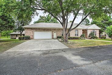 Landhus 2 Tier Deck & Boat Parking: Lake Hamilton Home