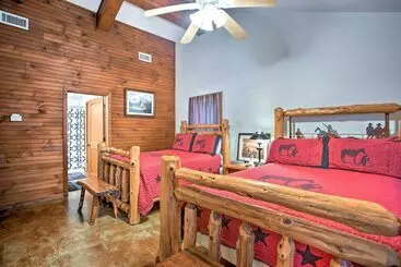 Mökkimajoitus Broken Bow Cabin W/ Hot Tub: 3 Mi To Lake/overlook