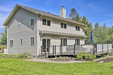 Casa Rural Riverside North Bend Oasis: Stunning Mountain View