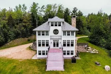 Mökkimajoitus Secluded Home, 7 Mins To Stratton Mountain Resort