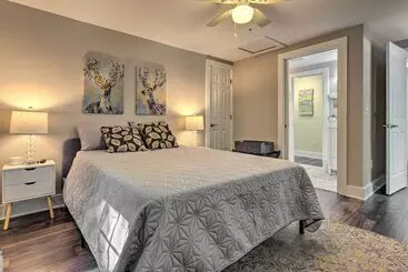 Breathtaking Views: Unique Chimney Rock Cottage!