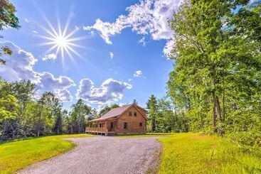 Mökkimajoitus Peaceful North Haverhill Haven W/ Wood Fire Pit