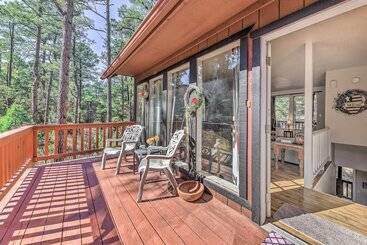 کلبه Dog Friendly Alto Escape W/ Hot Tub + Foosball!