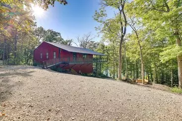 Mökkimajoitus Beaver Lake Home On 3 Acres W/ Lake Access!