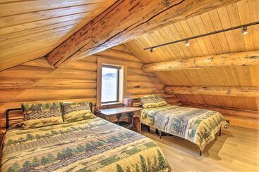 بيت ريفى Stunning Mountain Views: Livingston Cabin W/ Deck!