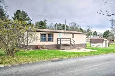 Mökkimajoitus Cozy Sherrodsville Home: Walk To Lake Atwood!