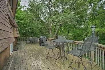 Mökkimajoitus Lakeview 10 Acre Kimball Cabin W/ Private Beach!