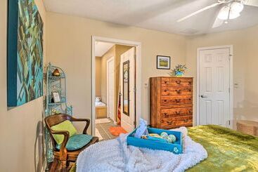 کلبه Serene Bloomington Home: Deck & Forest Views